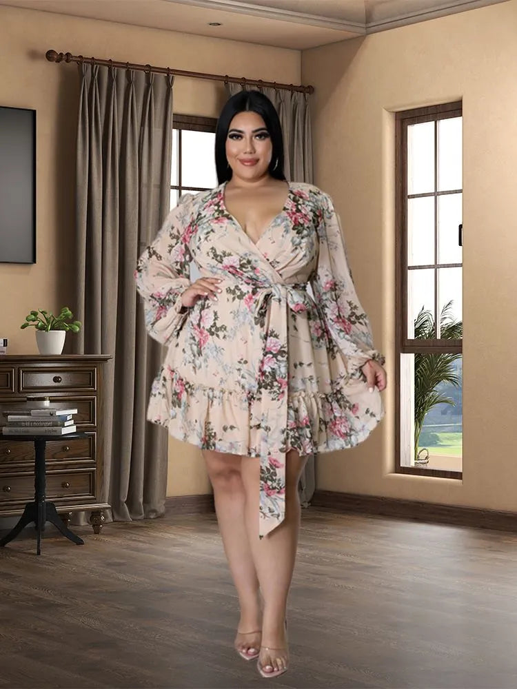 Robe grande taille en mousseline fleurie – Col V, manches longues évasées