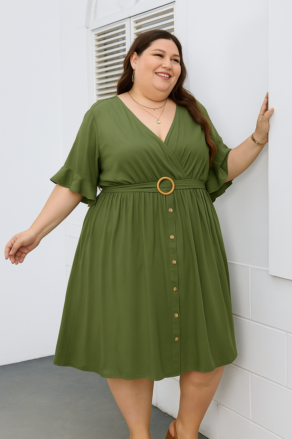 Robe grande taille en coton vert – col V, manches à volants, style automnal chic